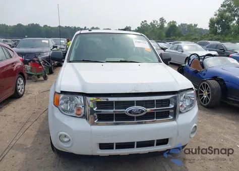 2012 Ford Escape Xlt z USA, uszkodzony, nr VIN 1FMCU9D7XCKB95235
